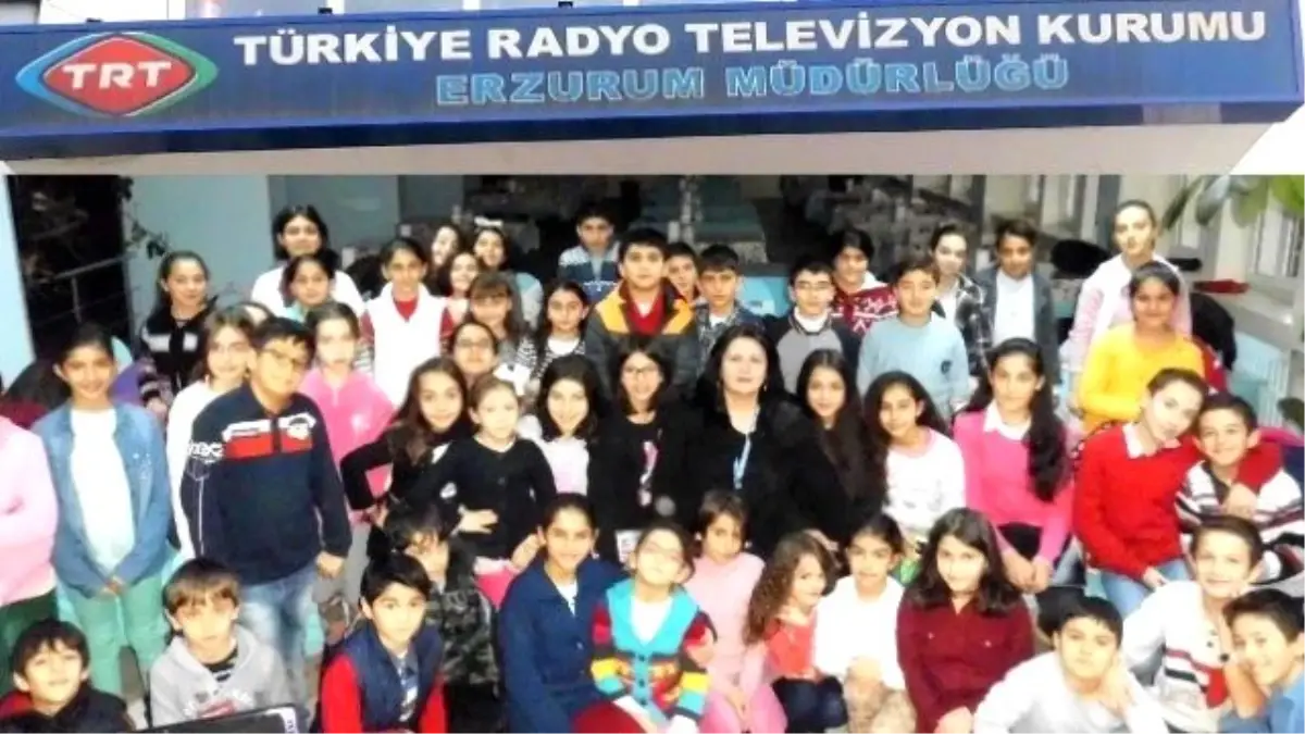 TRT Türk Halk Müziği Çocuk Korosundan Canlı Radyo Yayını