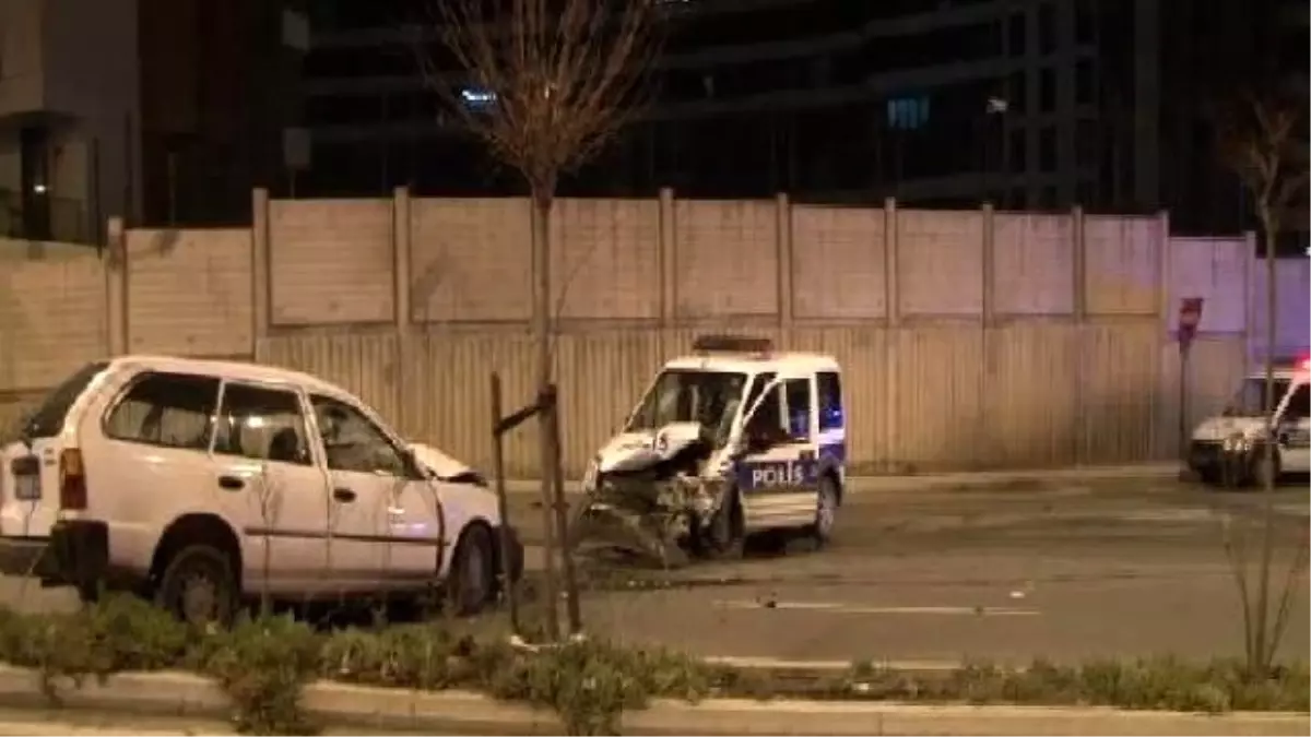 Üsküdar\'da Polisten Kaçan Sürücü Kaza Yaptı: 1 Ölü, 2 Yaralı