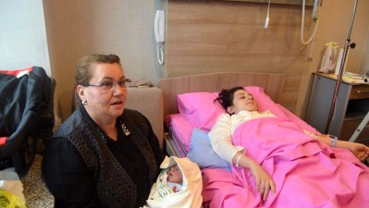 29 Şubat\'ta Evlenmenin ve Doğum Heyecanı Yaşamanın Keyfini Yaşadılar