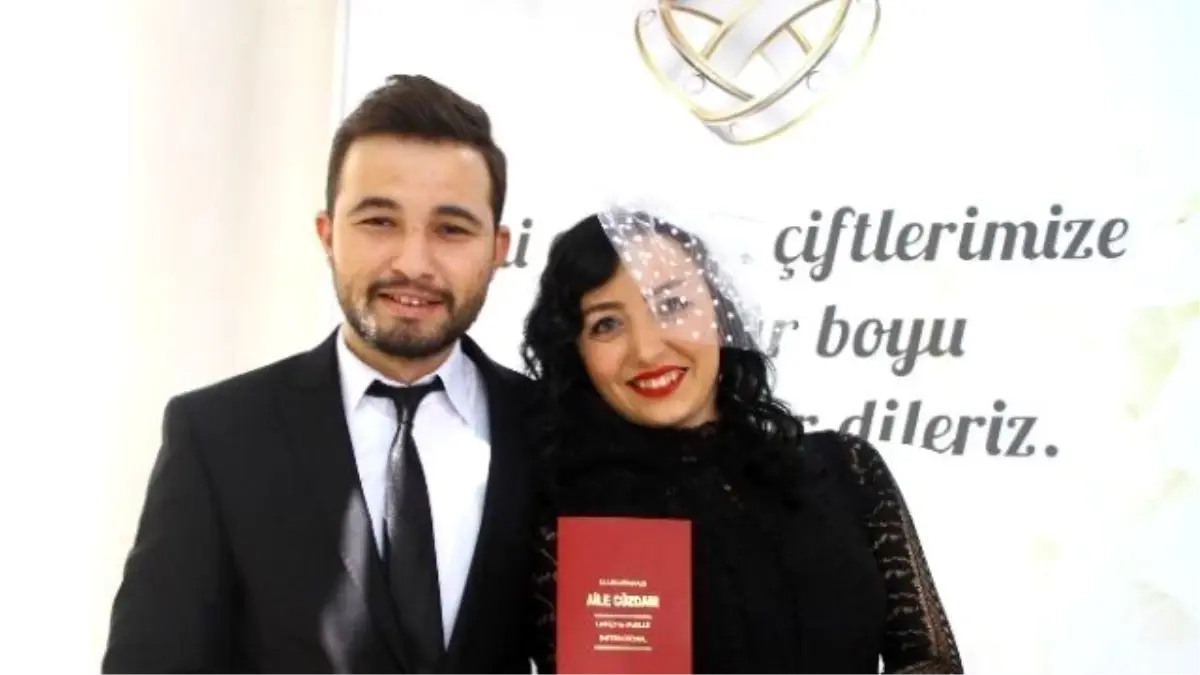 29 Şubat\'ta Nikah Masasına Oturdular