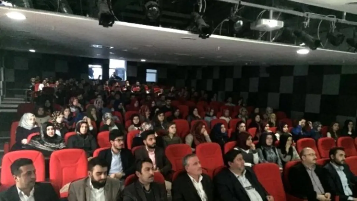 Ak Gençlerden "Demokrasiye Vurulan Kara Leke" Başlıklı Konferans