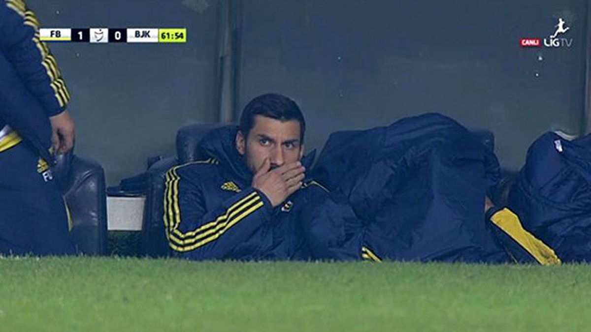 Alper Potuk, Oyundan Alınınca Yedek Kulübesinde Gözyaşlarını Tutamadı