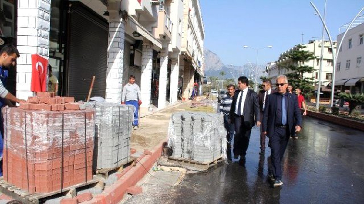 Başkan Gül, Yol ve Kaldırım Çalışmalarını İnceledi