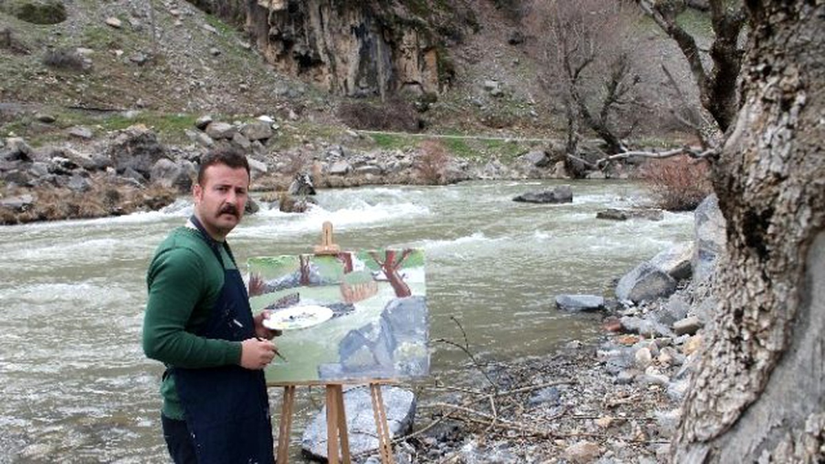 Beytüşşebaplı Resim Öğretmenleri Doğa Şölenini Tuvale Aktarıyor