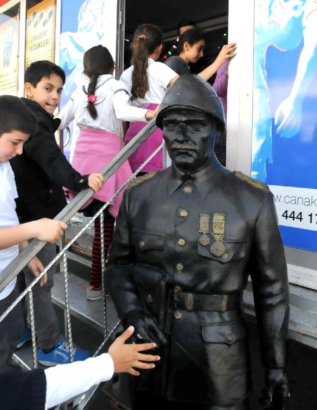 Çanakkale Müze Tır\'ına Bodrum\'da Yoğun İlgi