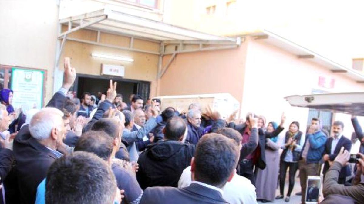 Cizre\'den Şanlıurfa\'ya Getirilen Tunç\'un Cenazesi Ailesine Teslim Edildi