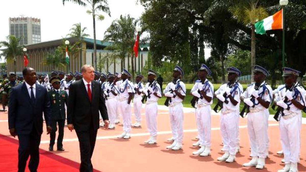 Cumhurbaşkanı Erdoğan, Fildişi Sahili\'nde Resmi Törenle Karşılandı