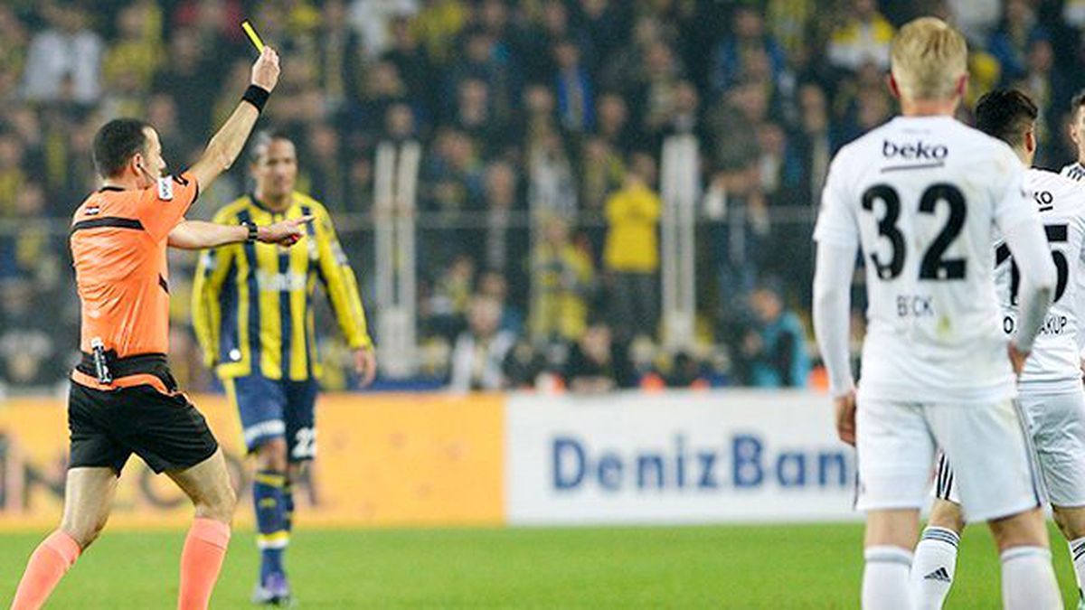 Cüneyt Çakır, Kararlarıyla Derbiye Damga Vurdu