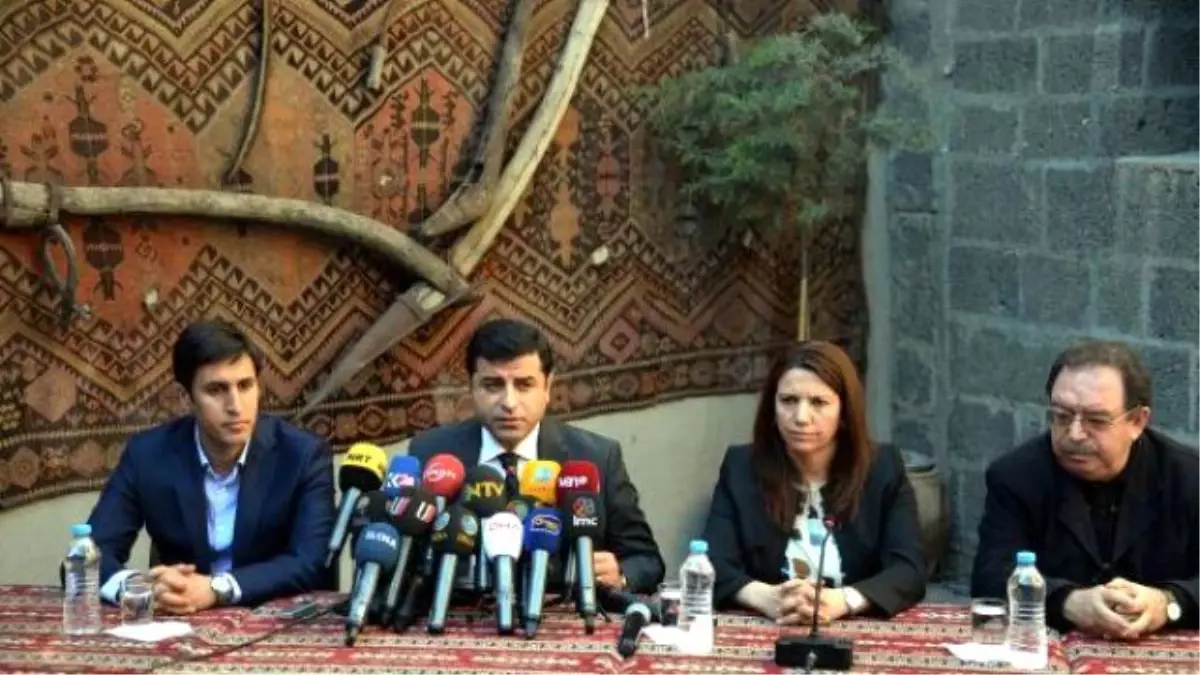 Demirtaş: "Abluka Kalkarsa Hendek ve Barikatlar da Kalkar"