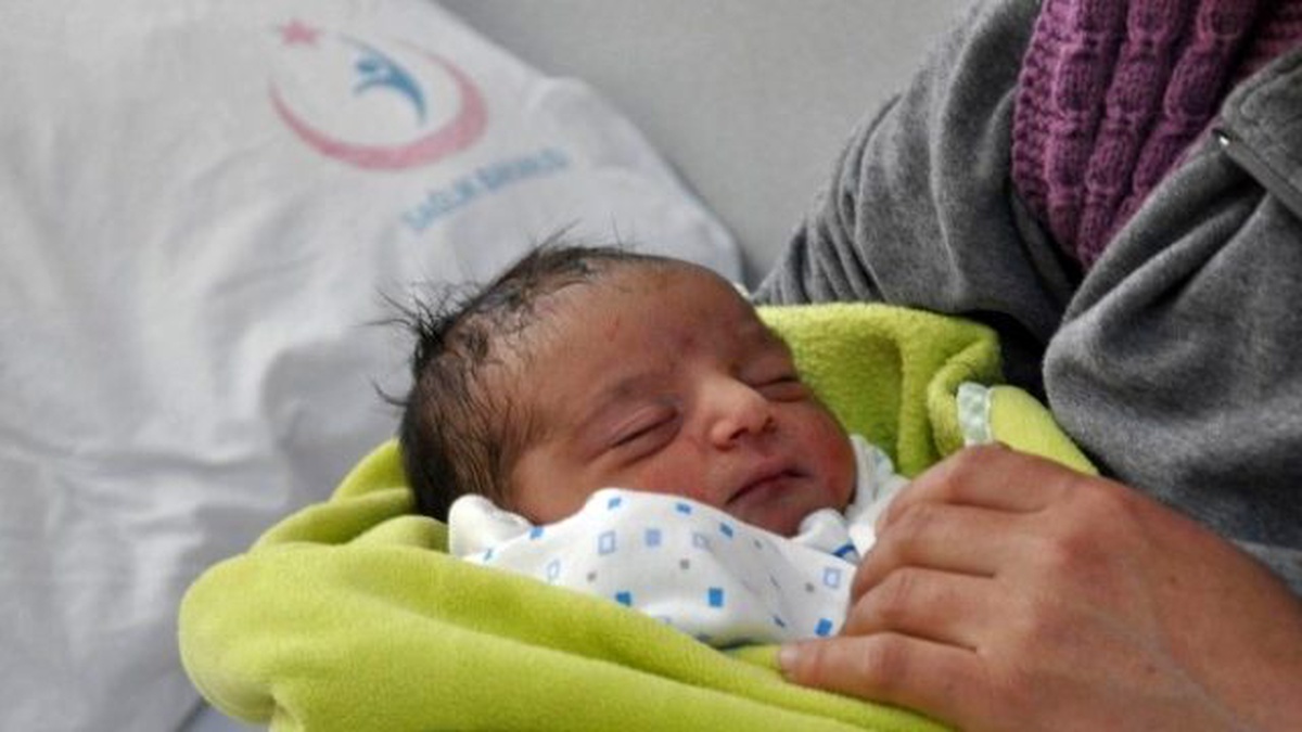 Doğum Günlerini ve Evlilik Yıl Dönümlerini 4 Yıl Sonra Kutlayacaklar