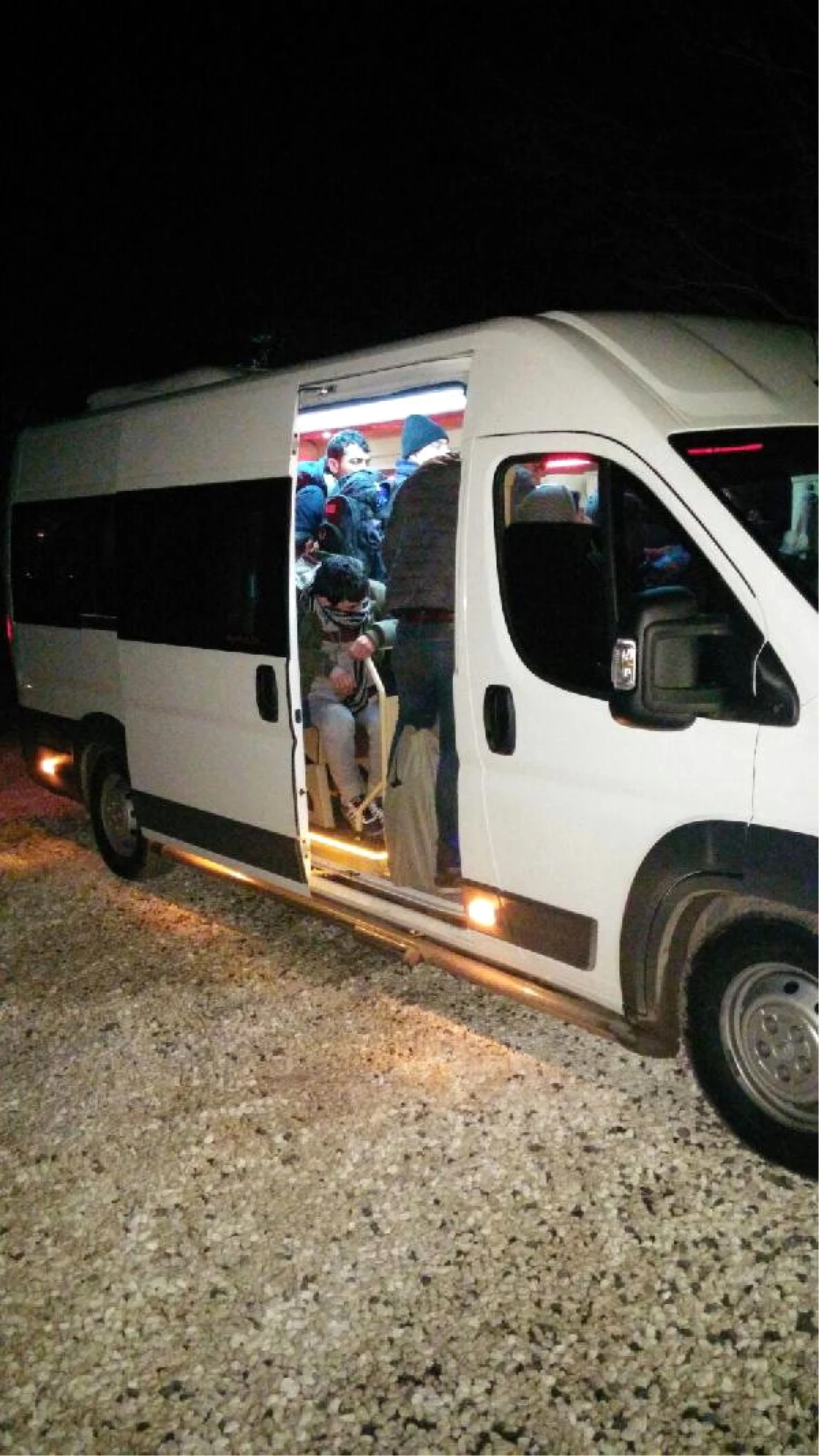 Edirne\'de 131 Suriyeli Yakalandı, 5 Organizatör Tutuklandı