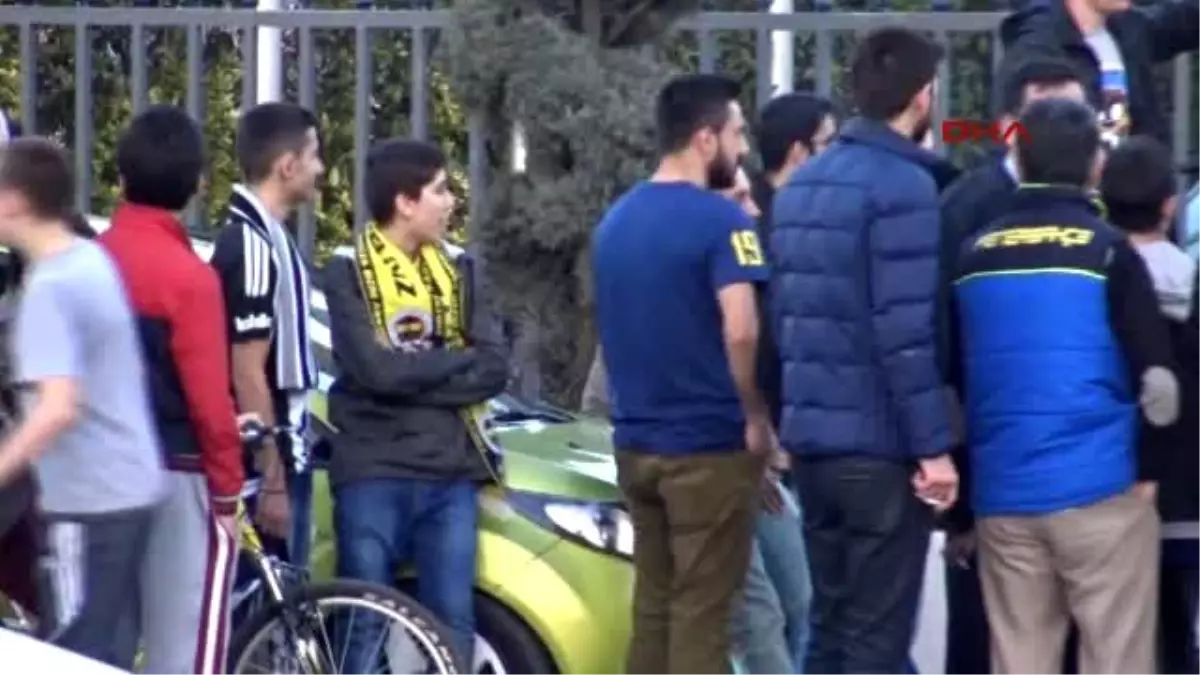 Fenerbahçe Tesislerden Ayrıldı