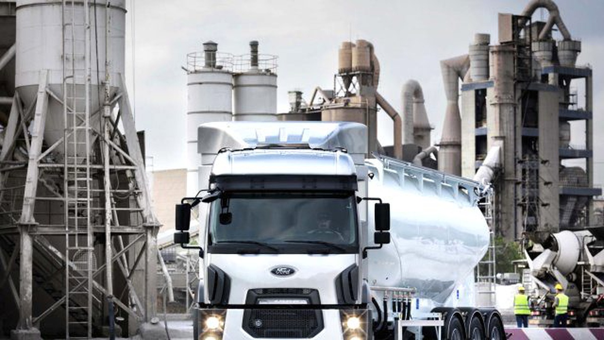 Ford Otosan 2015\'te Tüm Segmentlerde Pazarın Üzerinde Büyüdü