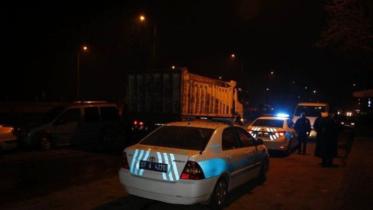 İki Kamyonun Arasında Kalan 20 Yaşındaki Gencin Feci Sonu