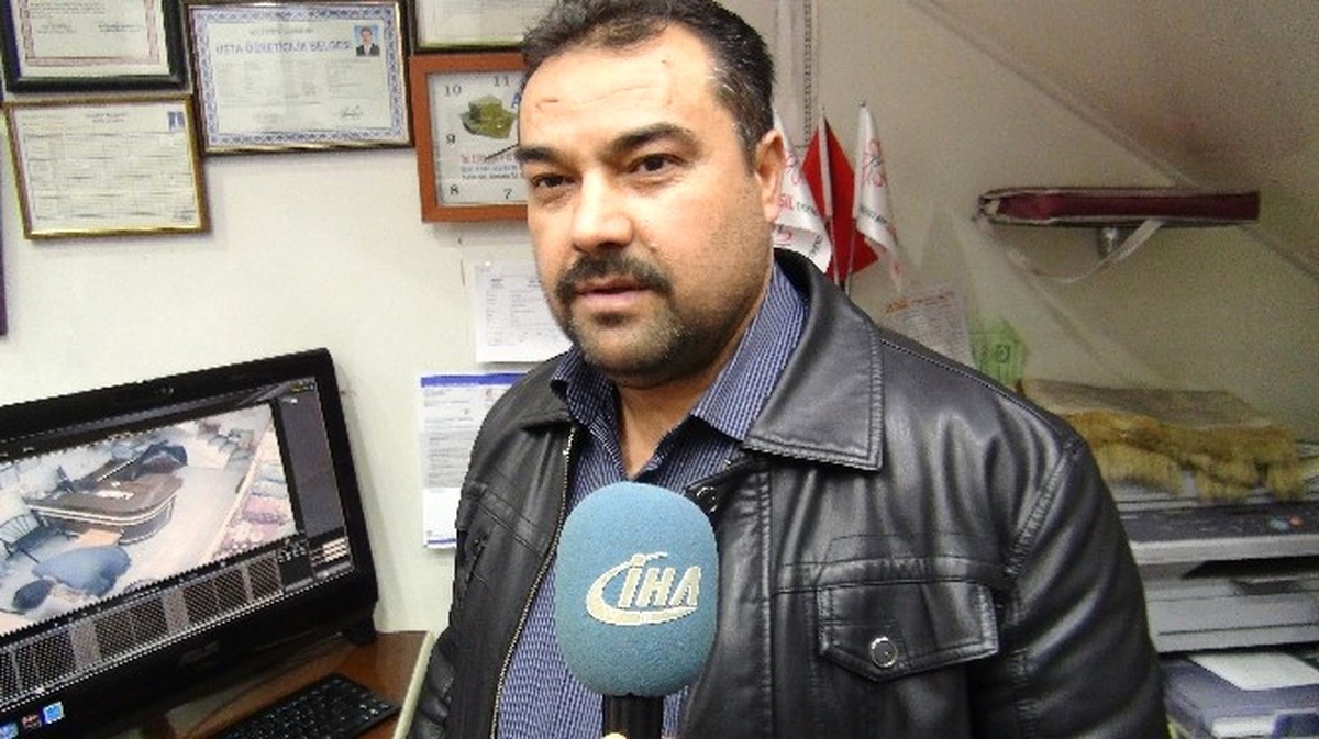 Gaziantep\'te Bağış Kutusunun Çalınma Anı Güvenlik Kamerasında
