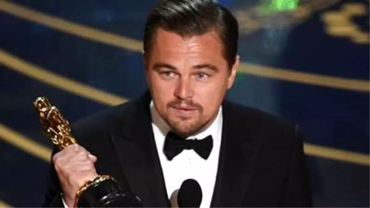 Leonardo Di Caprio Oscar\'ı kazandı, sosyal medya yıkıldı