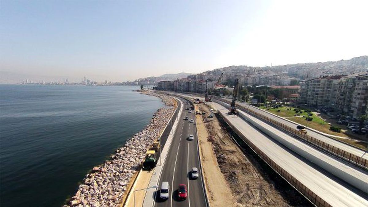 Trafik de yürüyor, inşaat da!