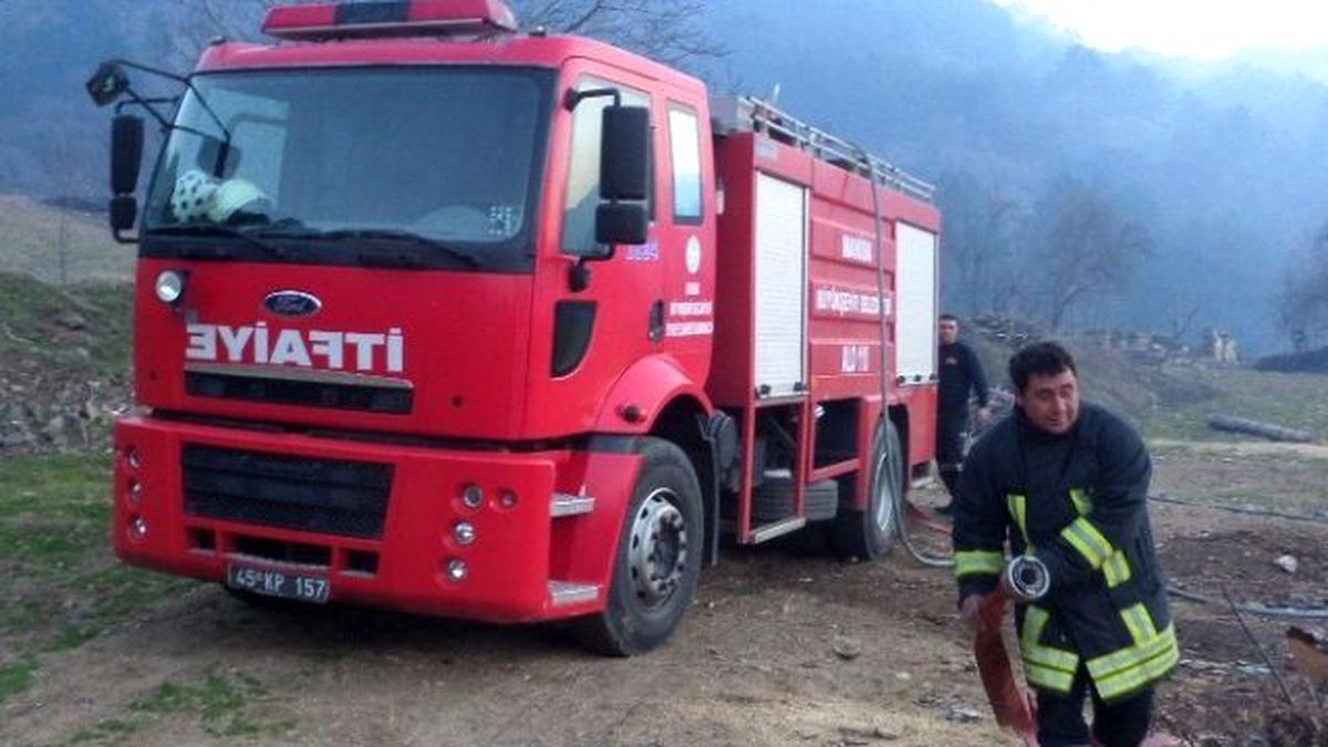 Alaşehir\'deki Orman Yangını Kontrol Altına Alındı