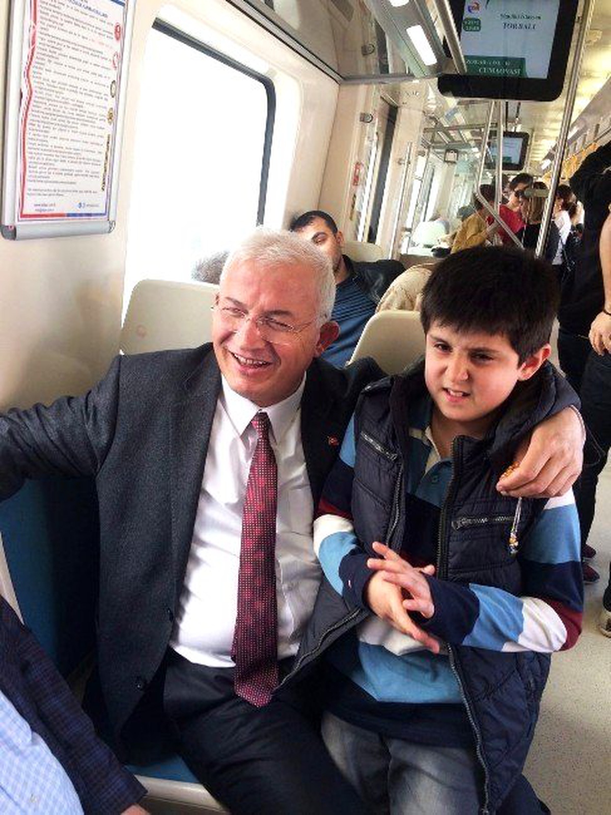 Başkan da İşine Hızlı Trenle Gidiyor