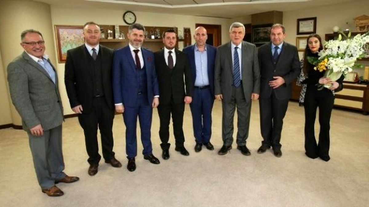 Başkan Karaosmanoğlu, Emlakçıları ve Balkan Göçmenlerini Konuk Etti