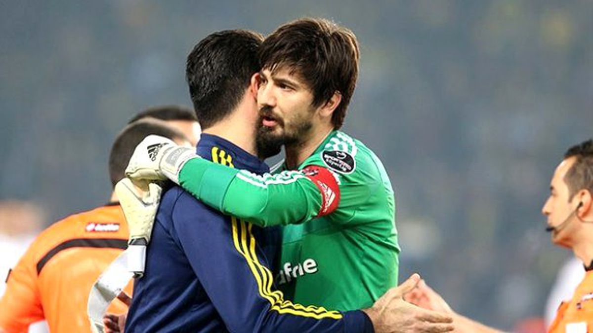 Beşiktaş Taraftarı Tolga'ya Öfke Kusuyor: Ülkeden Men Edilsin