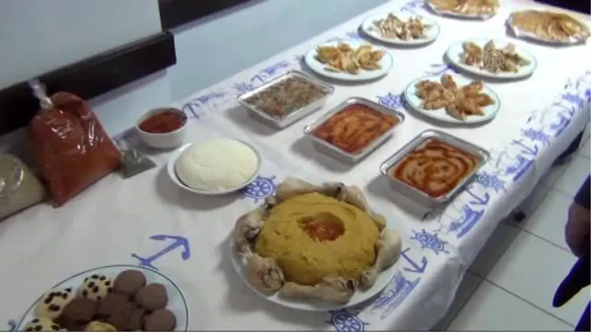 Çerkez Yemeklerine Kafkas Ezgileri Eşlik Ediyor