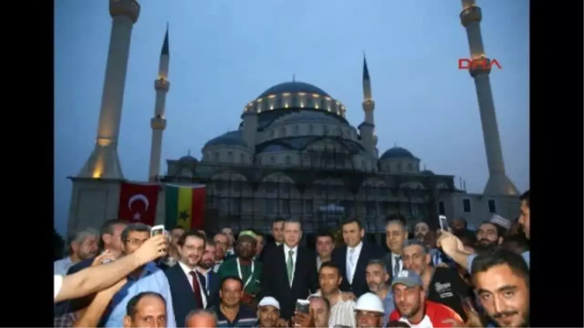 Erdoğan, Türkiye\'nin Gana\'da Yaptırdığı Camiyi Ziyaret Etti