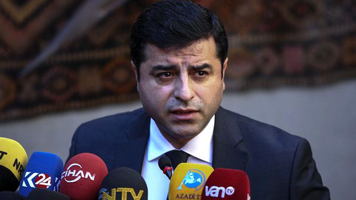 Demirtaş Hakkında 'Sur Çağrısı' Nedeniyle Soruşturma Başlatıldı