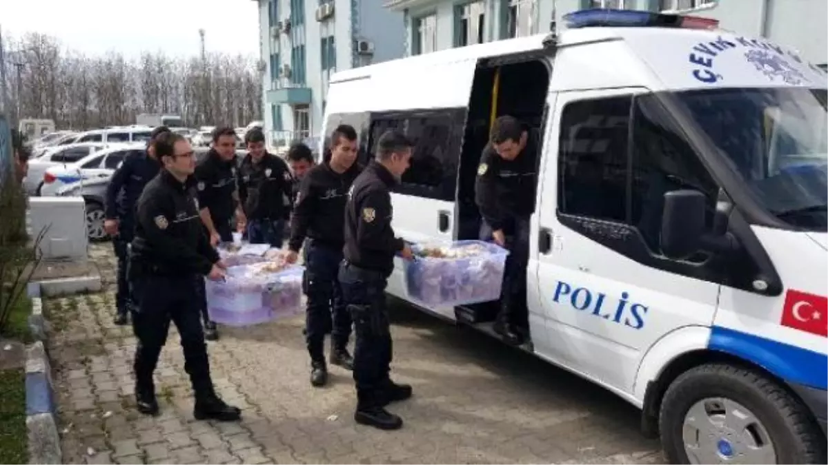 Düzce\'den, Şırnak\'ta Görev Yapan Polislere Gıda Desteği