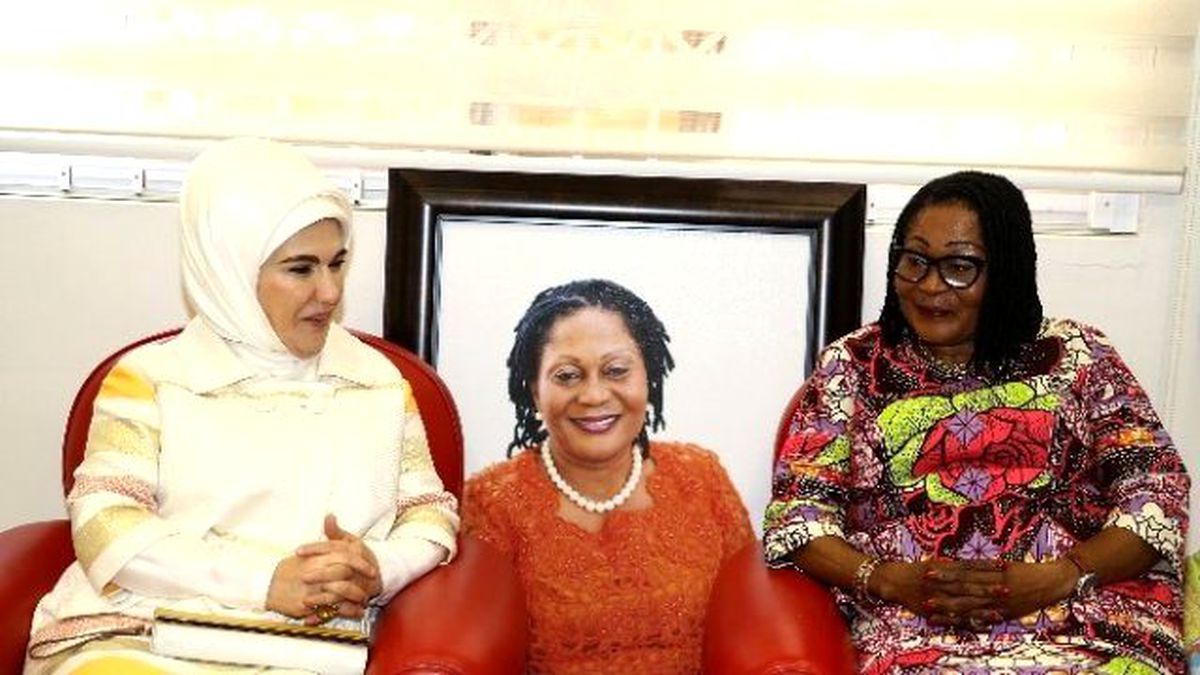 Emine Erdoğan\'dan Akra\'da İşitme Engelli Çocuklara Ziyaret