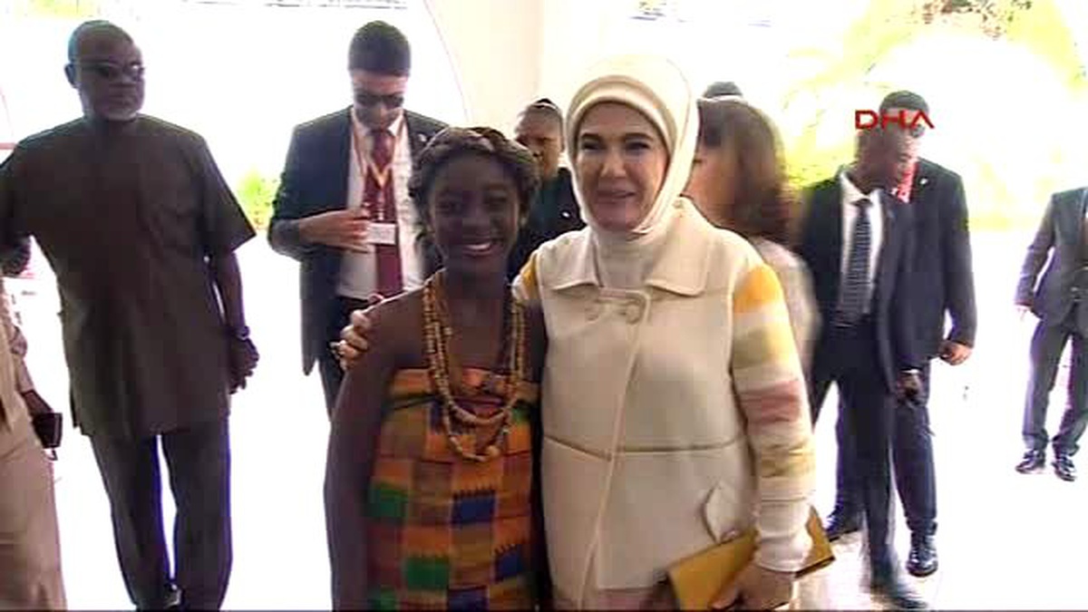 Emine Erdoğan, Gana?da Lordina Vakfı?nı Ziyaret Etti 1-