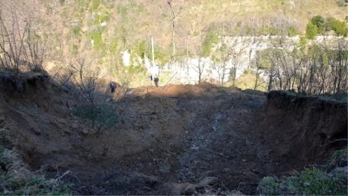 Hızla Eriyen Kar Toprak Kaymasına Neden Oluyor