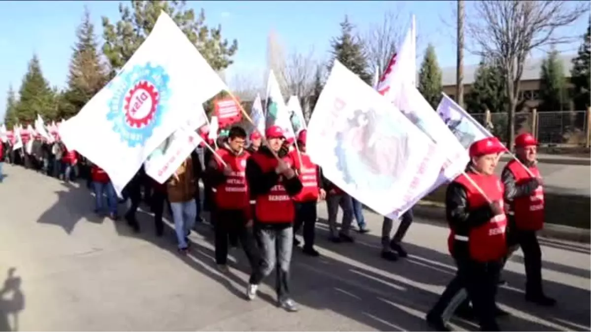 İşçilerden Protesto Yürüyüşü