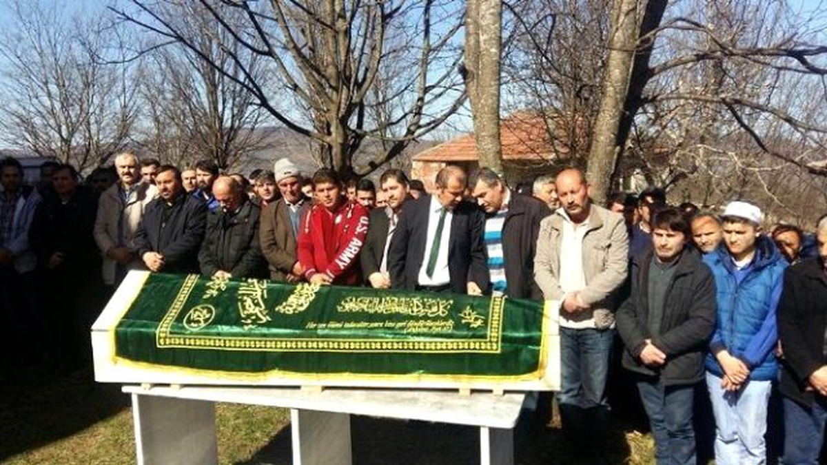 İstanbul\'da İnşaattan Düşerek Ölen İşçi Ordu\'da Toprağa Verildi