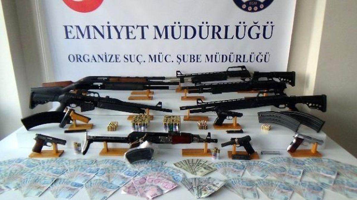 İstanbul\'da Silah Kaçakçılığı Operasyonu: 6 Tutuklama