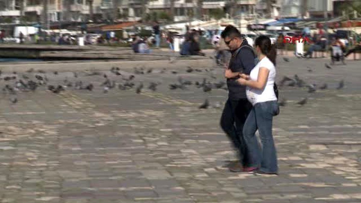 İzmir Kordon\'da Yalancı Bahar