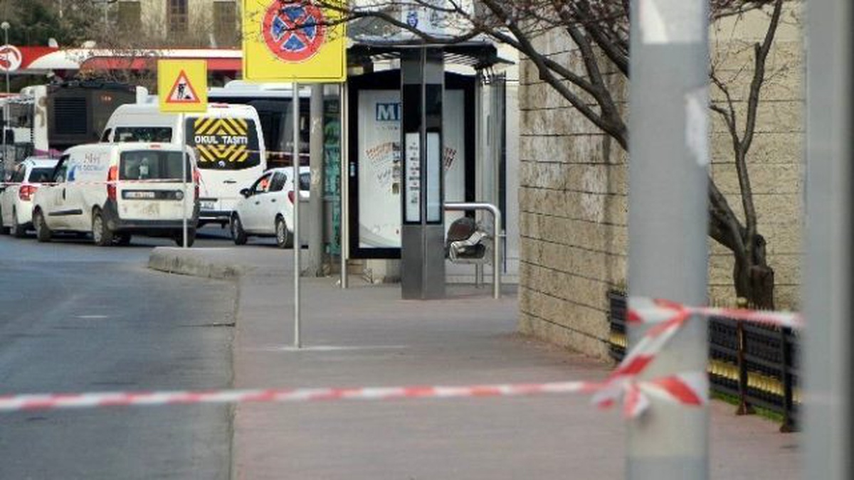 Kabataş Otobüs Durağında Şüpheli Çanta Paniği