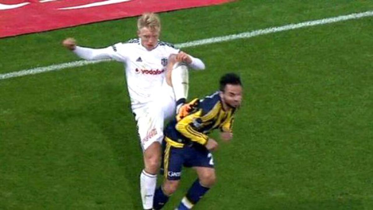 Kadıköy\'de Kırmızı Tartışması