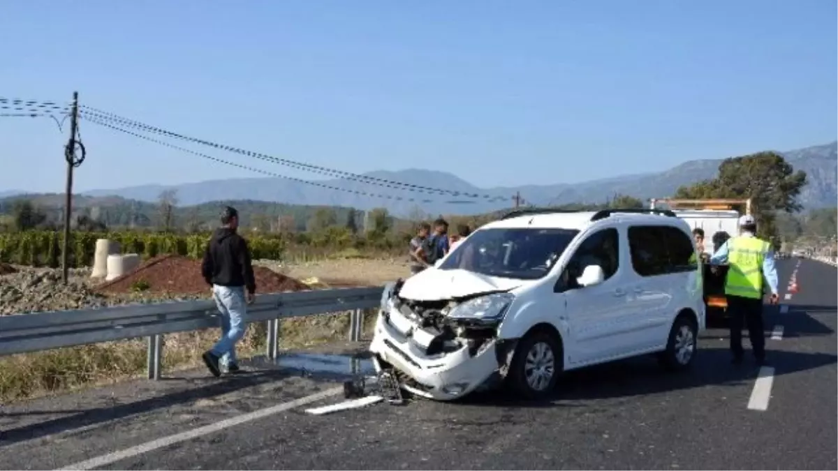 Köyceğiz\' de Trafik Kazası; 1 Yaralı