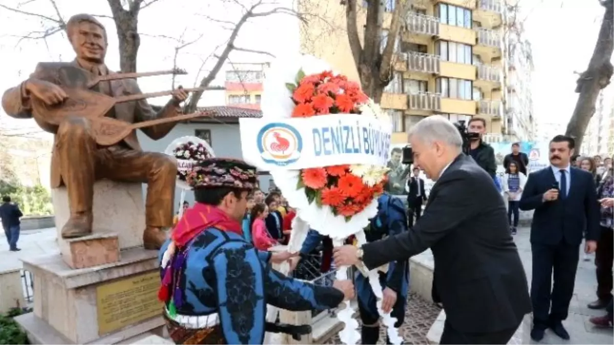 Özay Gönlüm Denizli\'de Anıldı