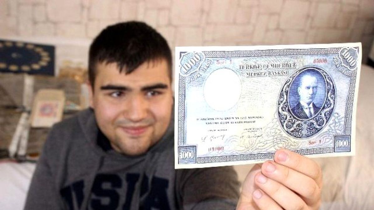 Bursalı Genç 200 Ülkenin 15 Bin Çeşit Parasını Koleksiyonunda Saklıyor