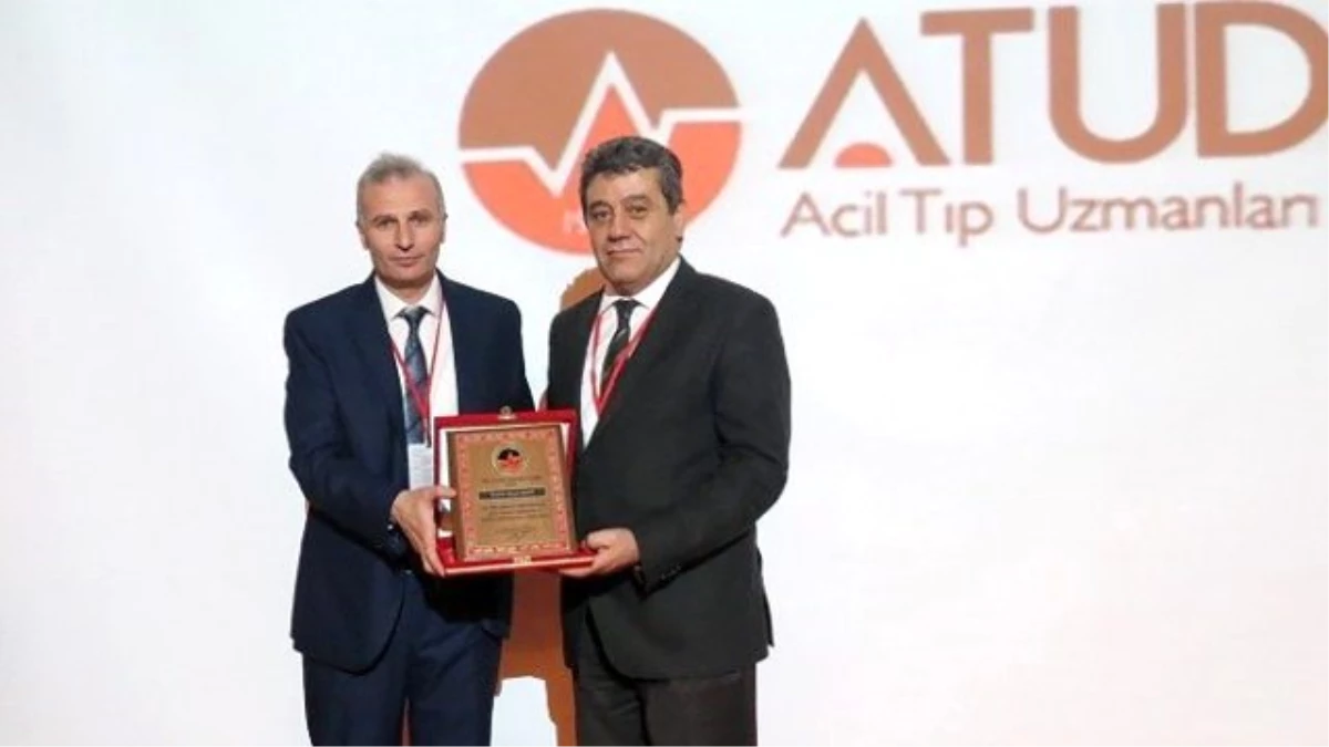 Prof. Dr. Necip Becit "Yılın Hastane Başhekimi" Ödülünü Aldı