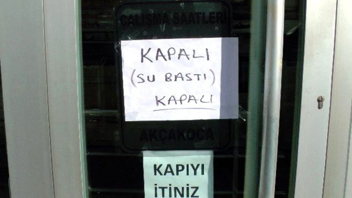 Su Baskını PTT Şubesini Kapattı, Vatandaş İsyan Etti