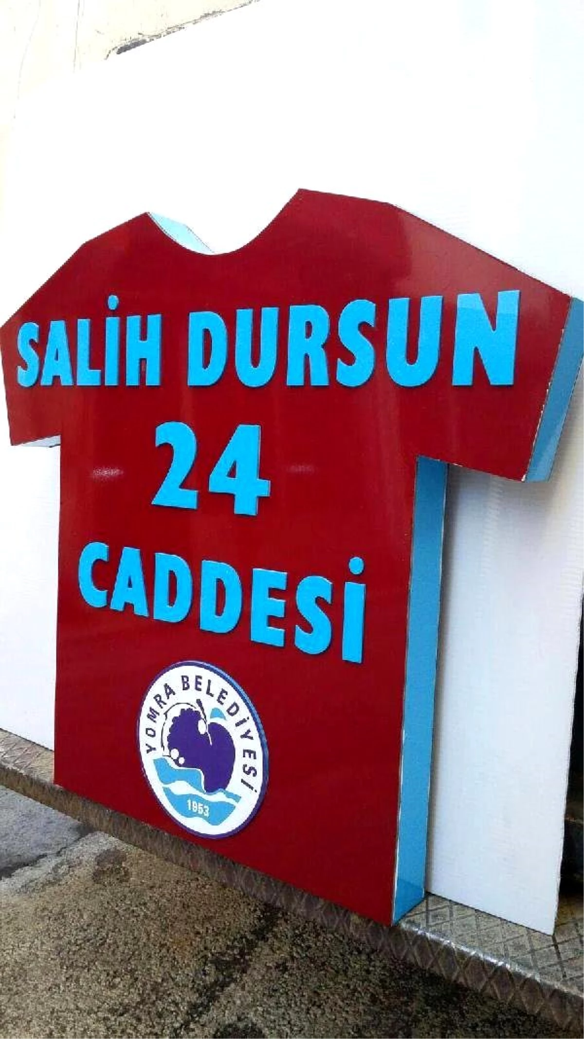 Trabzonsporlu Salih Dursun\'un Adı Artık Caddede Yaşayacak