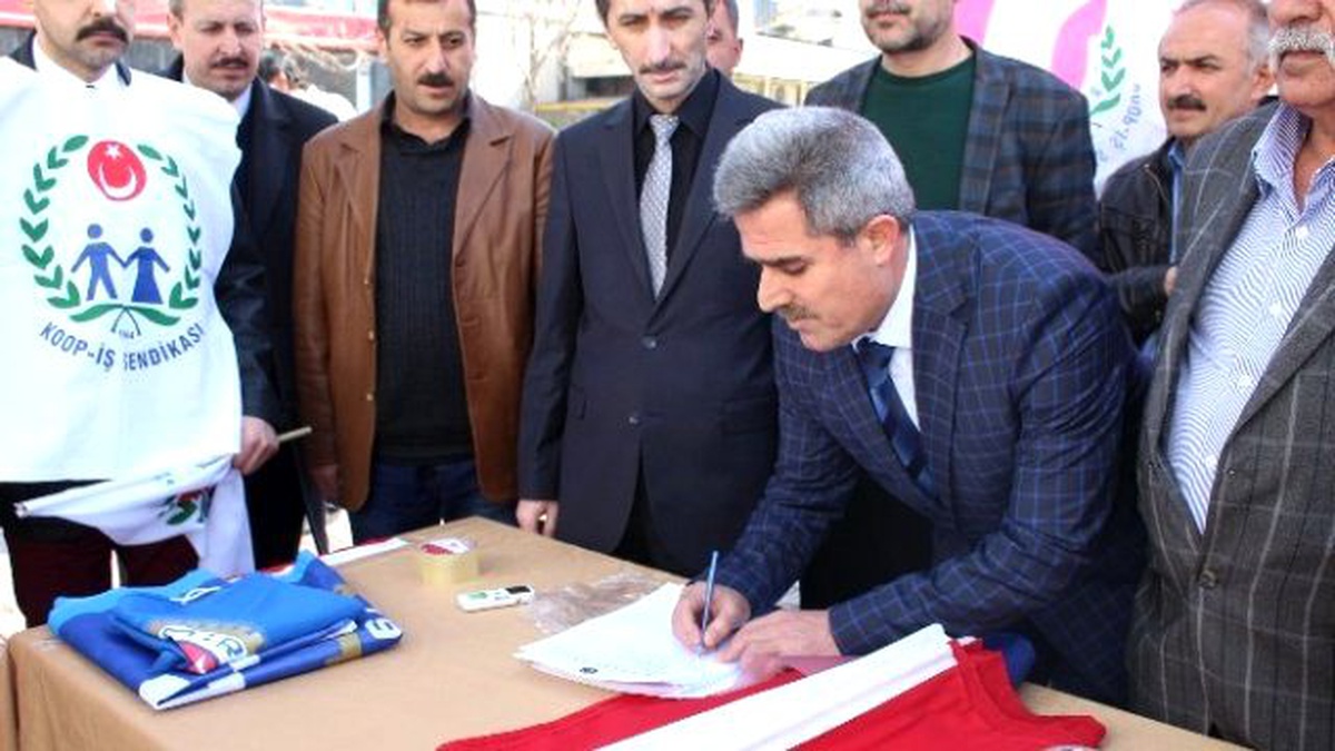 Türk-iş\'ten Kiralık İşçi Tasarısına Karşı İmza Kampanyası