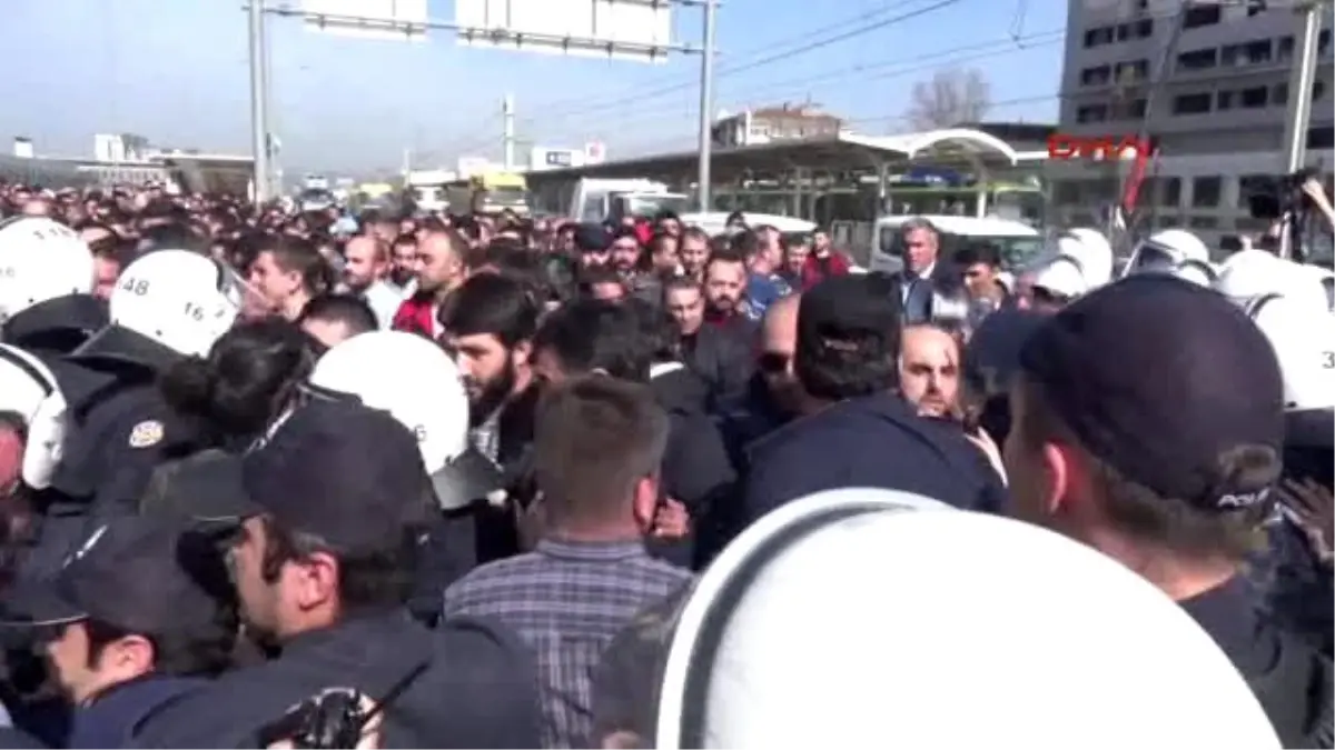 Workers Go On Strike At Renault İn Turkey Over Layoffs