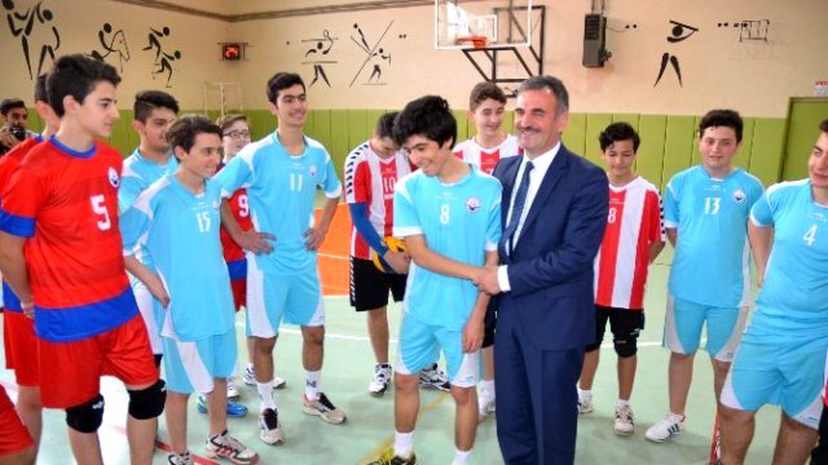 Anadolu İmam Hatip Lisesi\'ne Malzeme Desteği