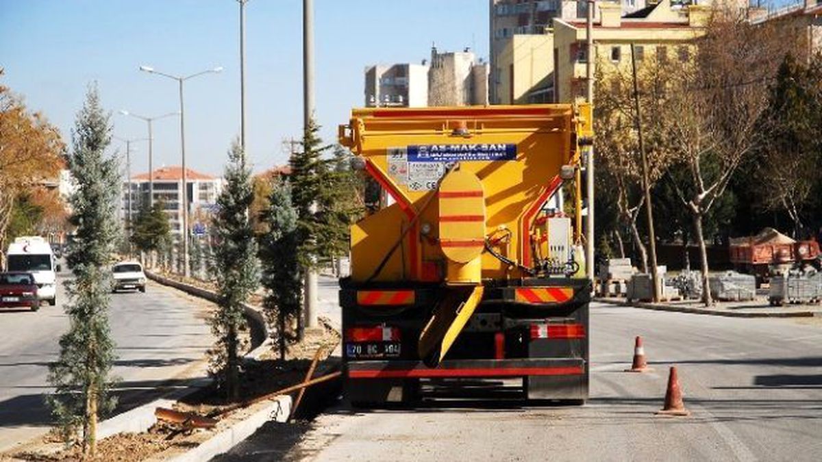 Asfalt Robotu ile Yollar Daha Kaliteli Tamir Ediliyor