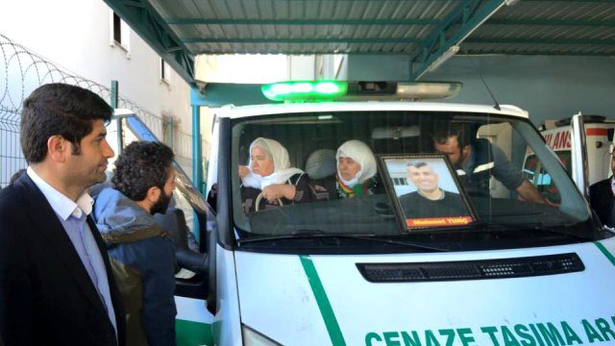Aslan, Kızıltepe\'de Hayatını Kaybeden Tunç\'un Cenazesine Katıldı