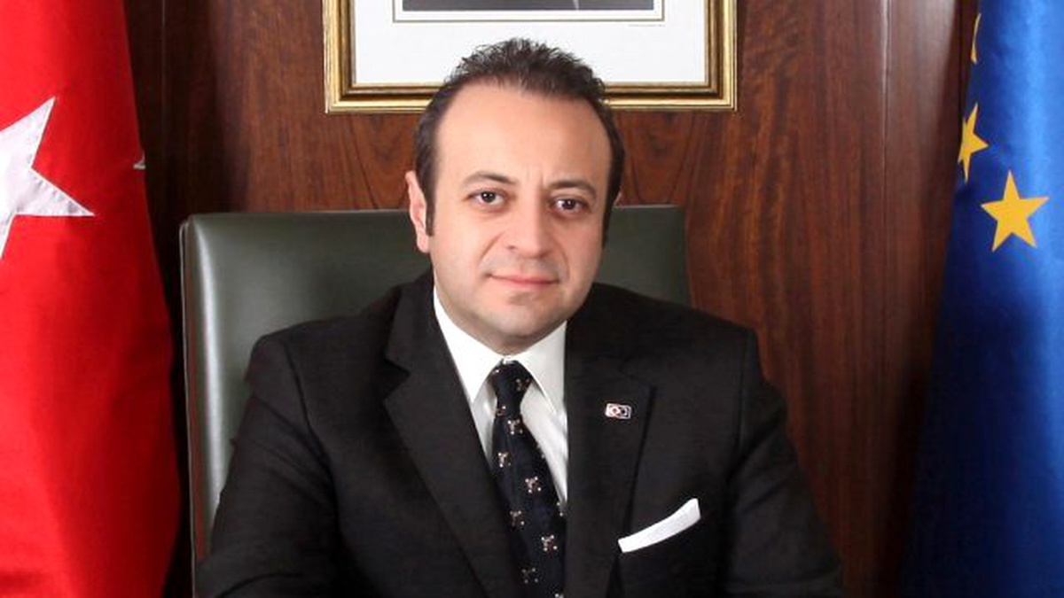Bağış, Türkiye\'yi Eleştiren Yazara Kendi Gazetesinde Cevap Verdi